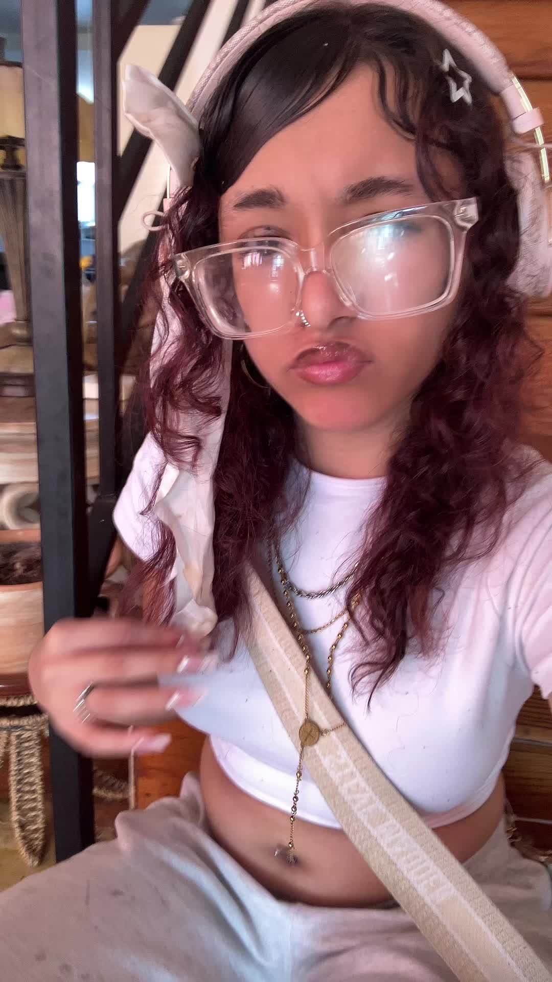 @𝔓𝔬𝔰𝔰𝔢𝔰𝔰𝔢𝔡𝔅𝔢𝔞𝔲𝔱𝔶