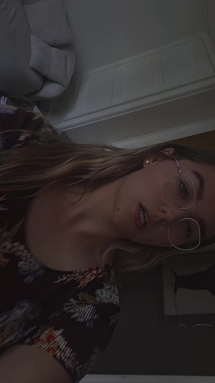 @:โ