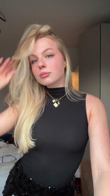 @tinaMiller98