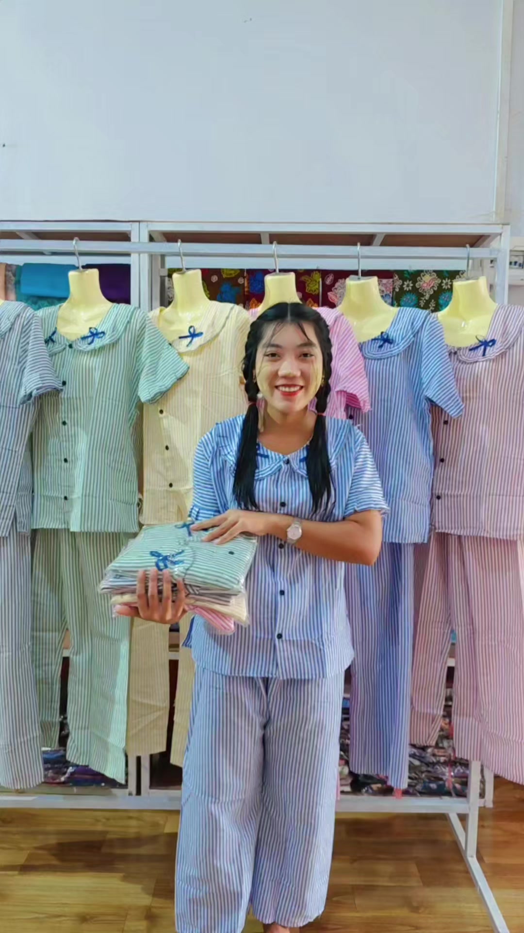 @မီးငယ်လေး အထည်လက်လီ/လက္ကား