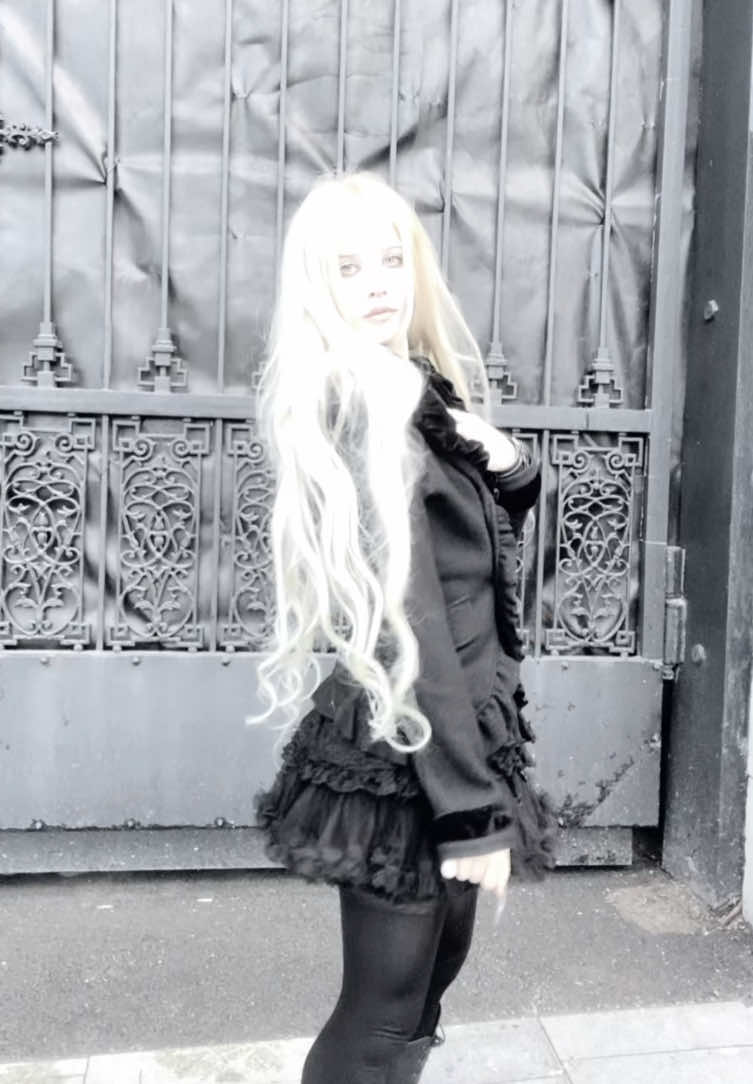 @damnwitchq