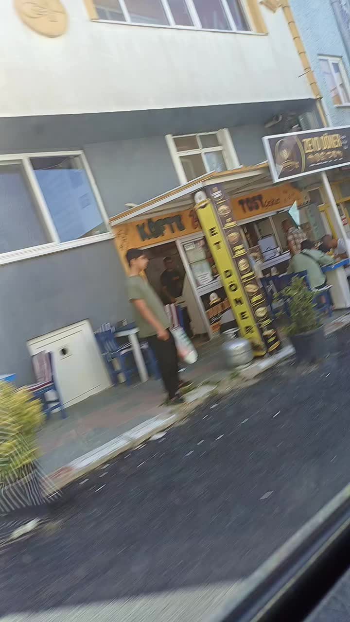 @yaseminsal