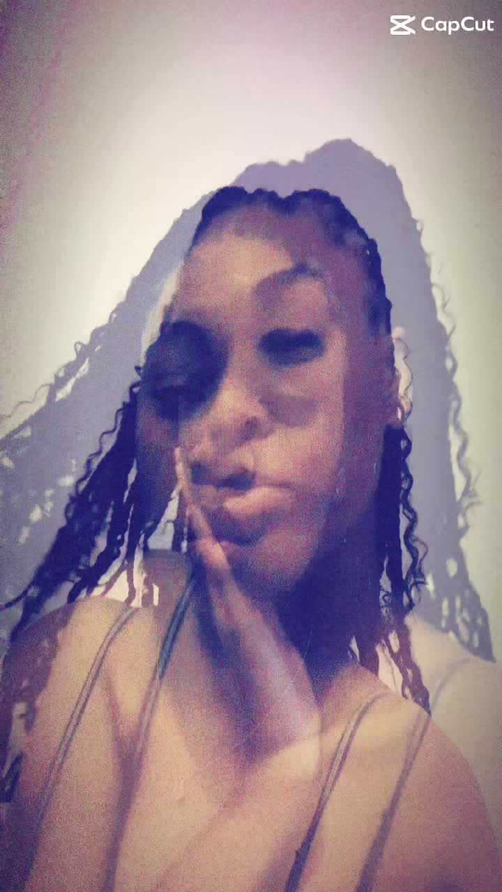 @arandombrownskinchick_
