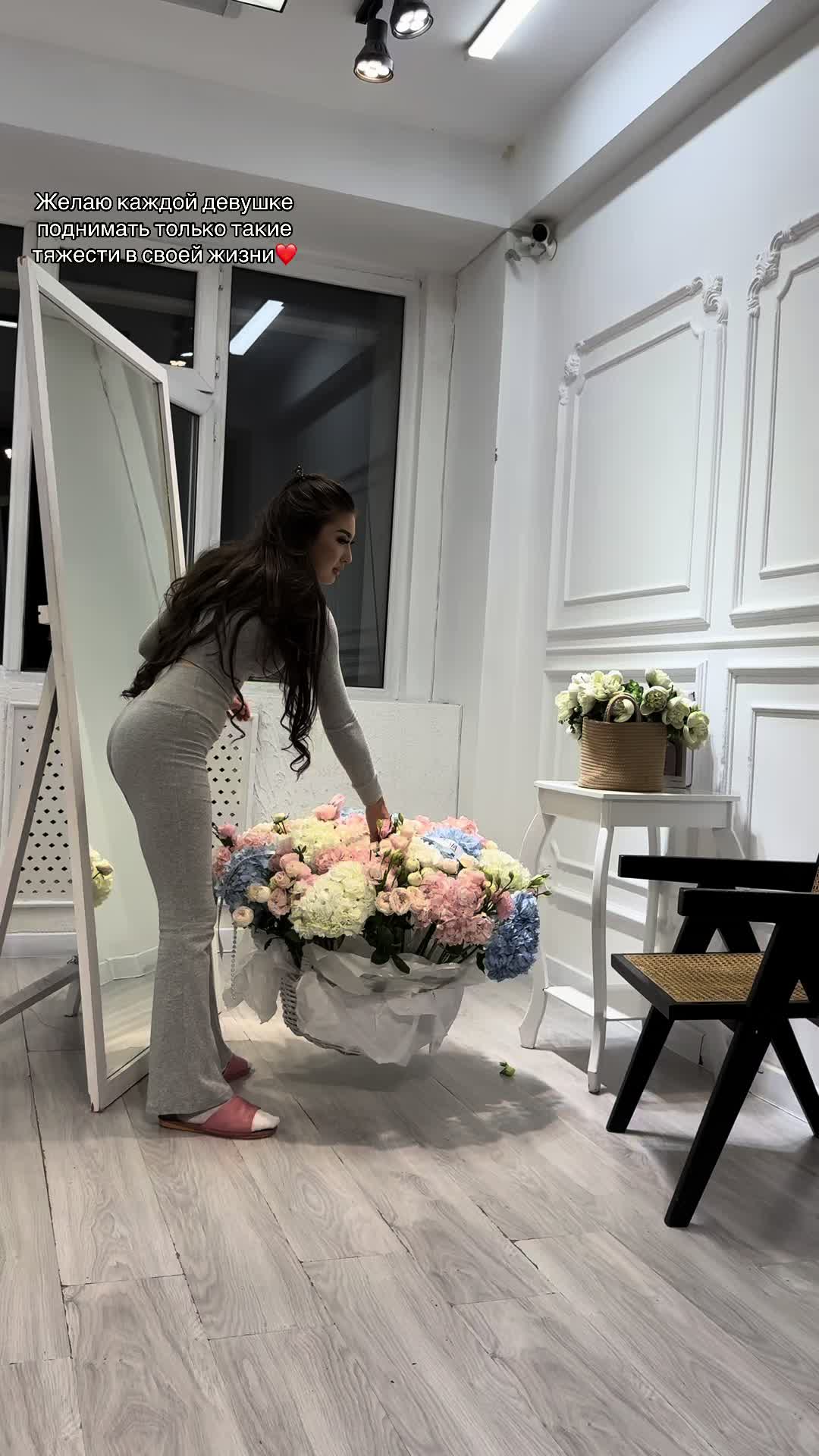@𝒜.