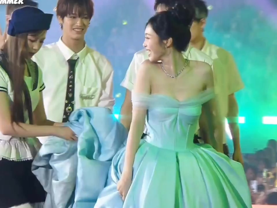 @𝐥𝐞𝐞𝐦𝐞𝐧𝐜𝐡🍓