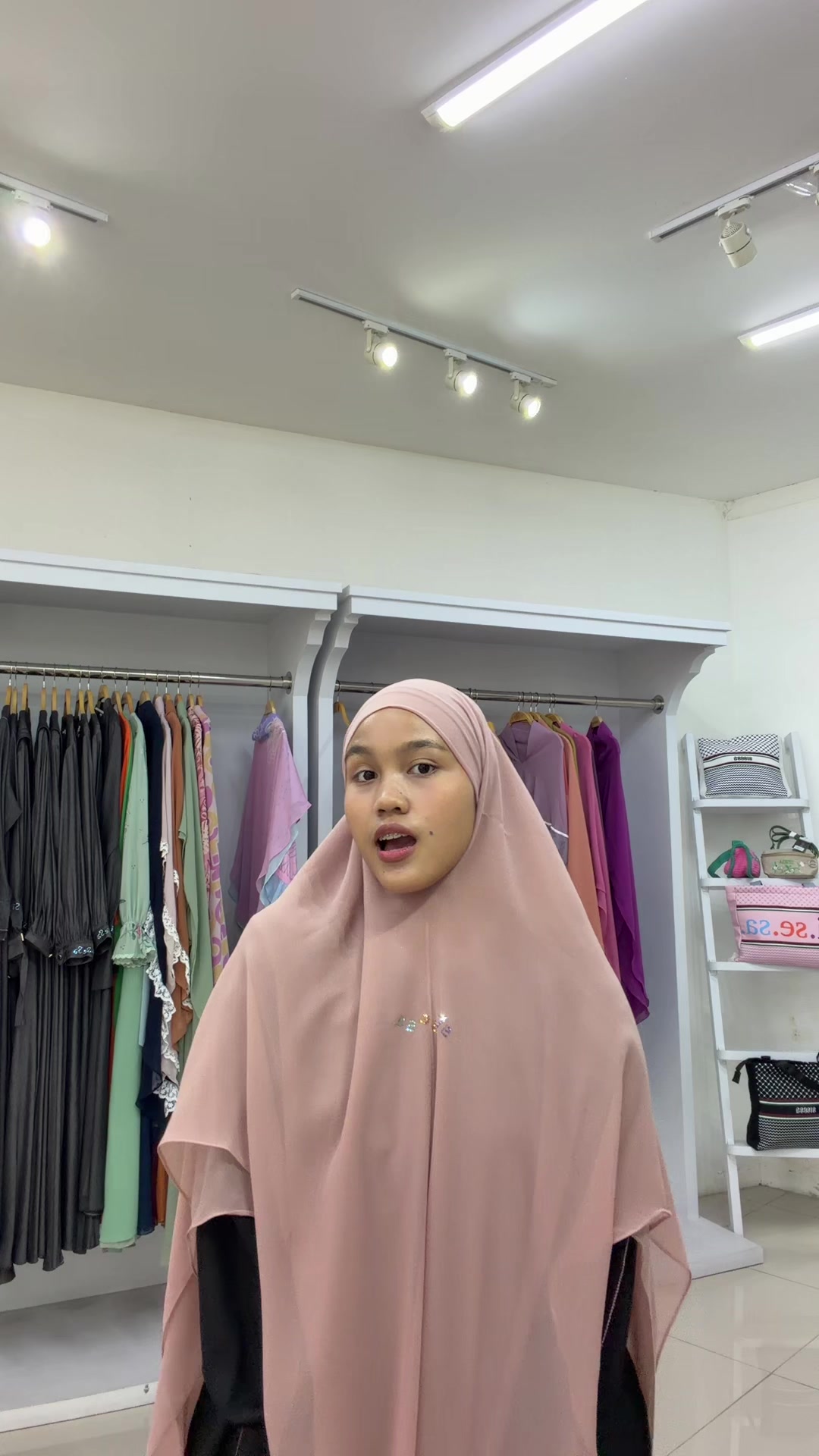@CMgalleryfashion