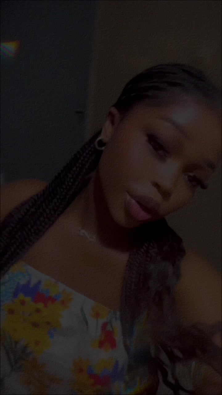 @Gнℓσяιyα🎀💫