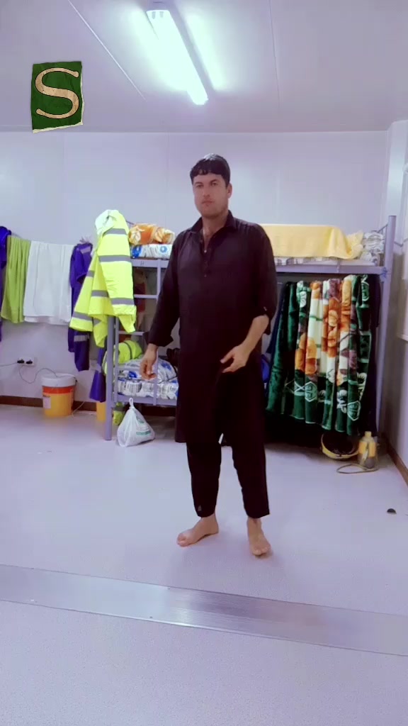 @""گیلمن مومند""