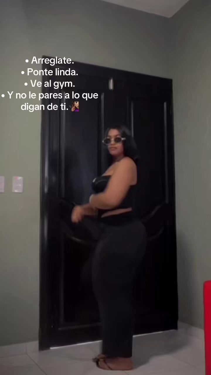 @nicol__canela