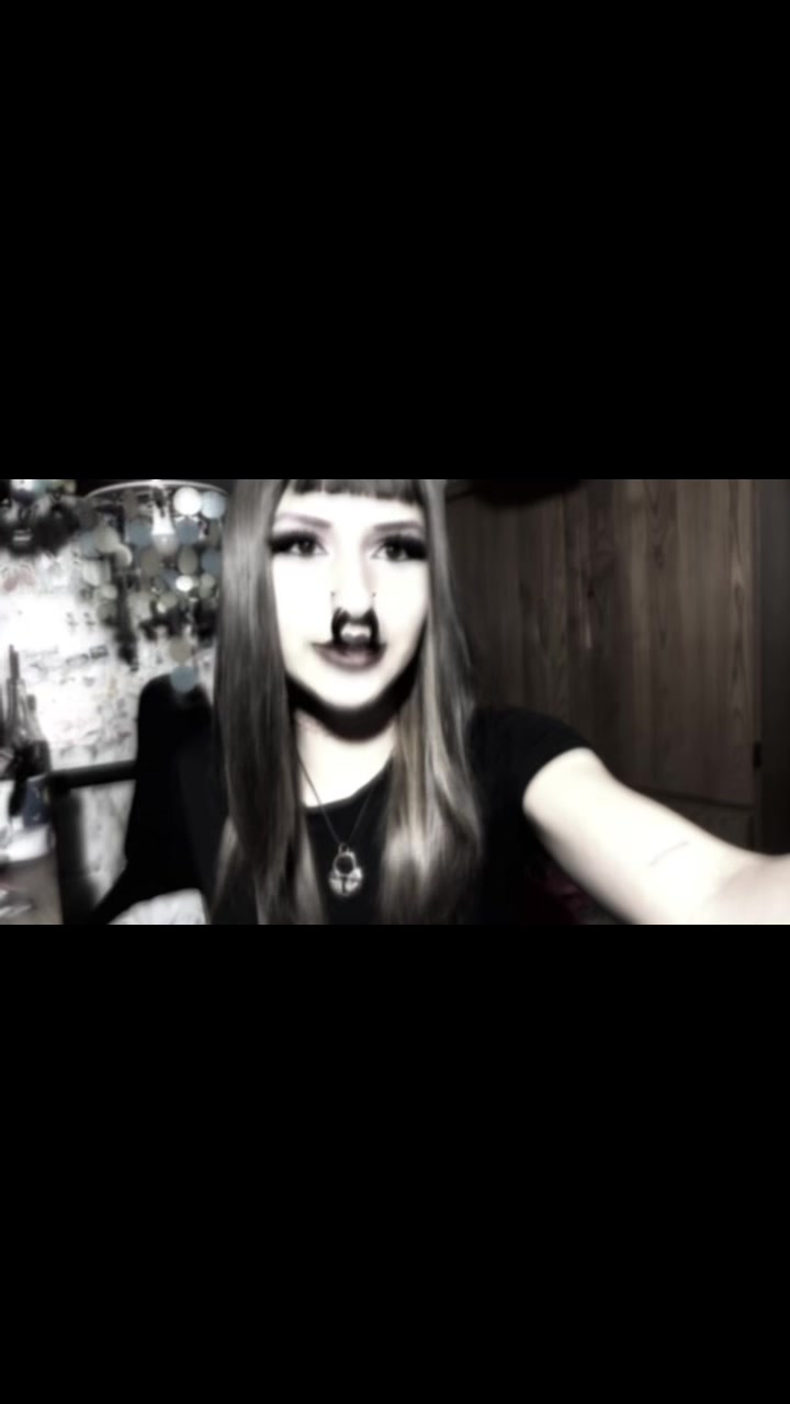 @🖤🧟♀️ •Angelzzz• 🧟♀️🖤