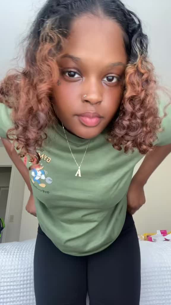 @azianyree