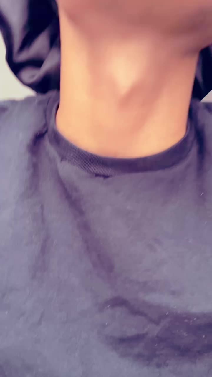 @User9373893747493928272930