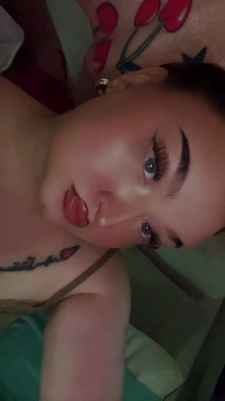 @kayleesalwayswright