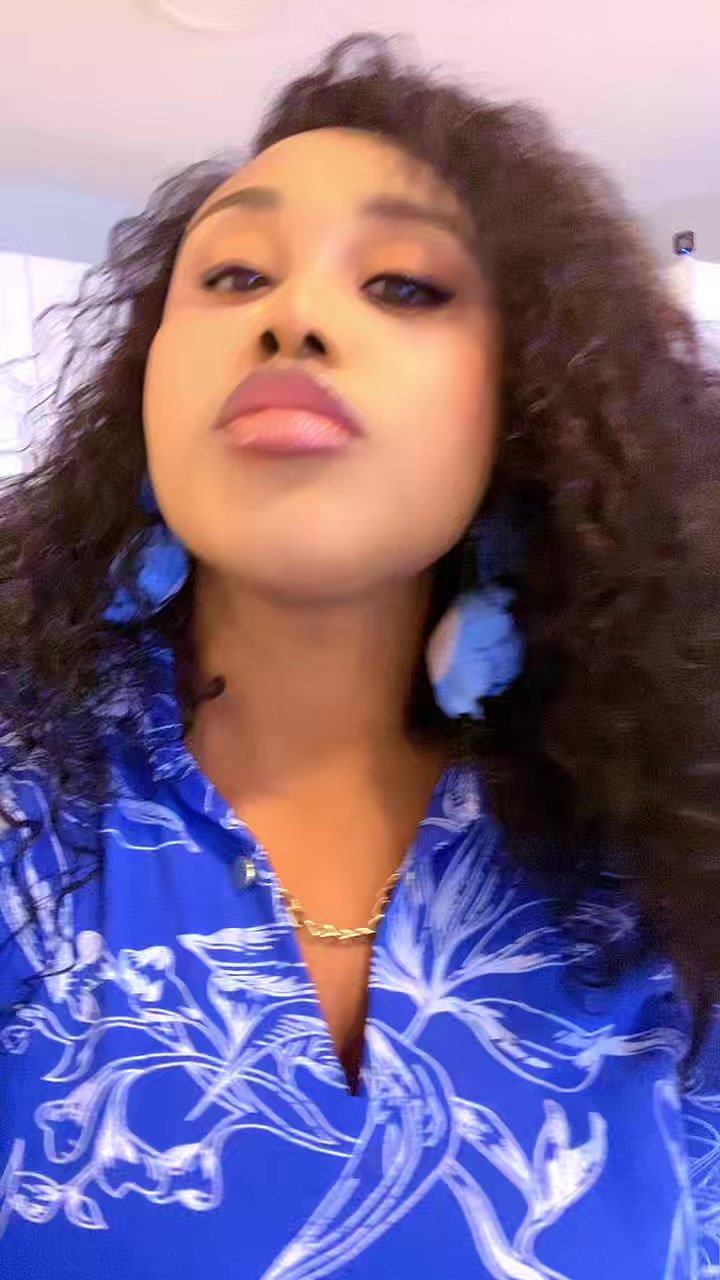 @Vanessa 🇨🇦