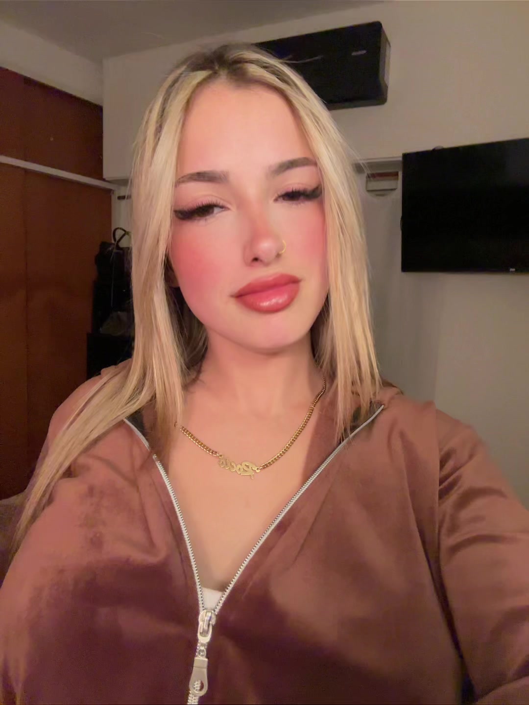 @Rochii12
