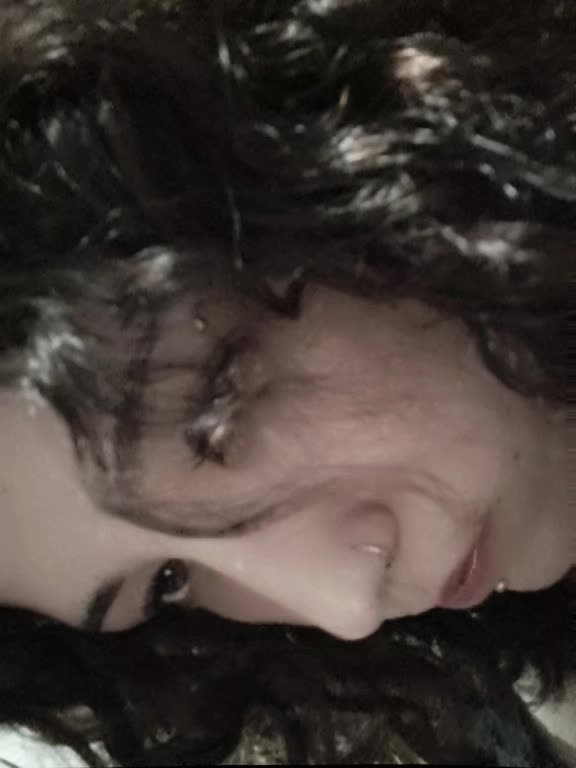 @🦦