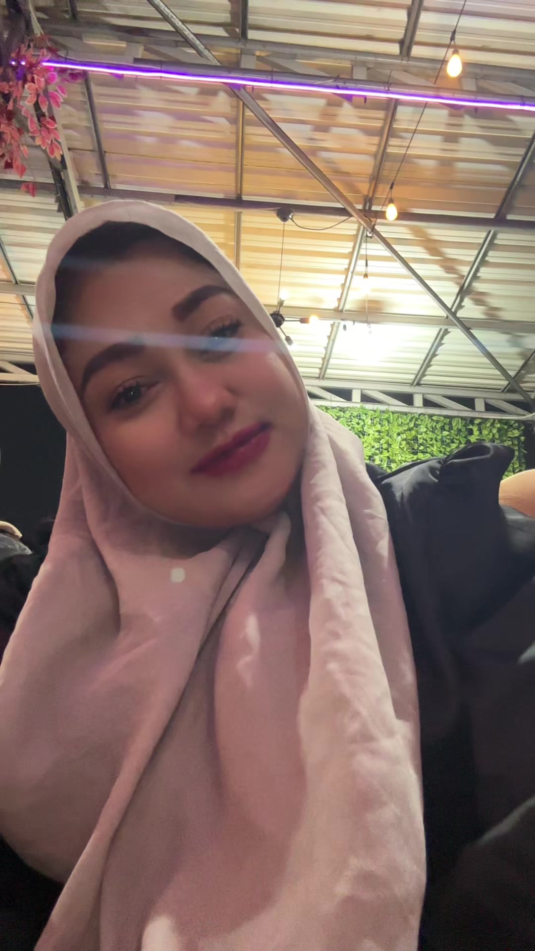 @momihzahwavarel