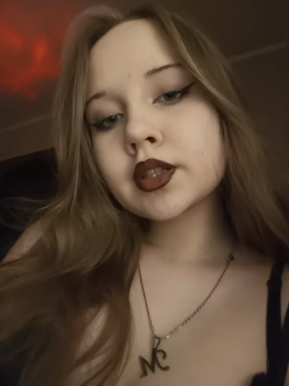 @𝓜𝓪𝓻𝓲.🎱