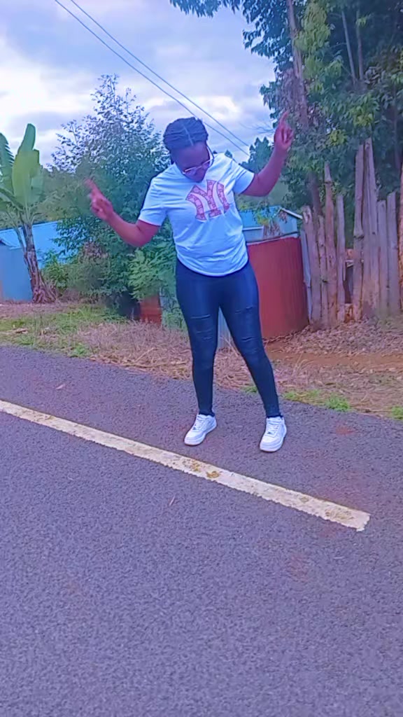 @veekuria7