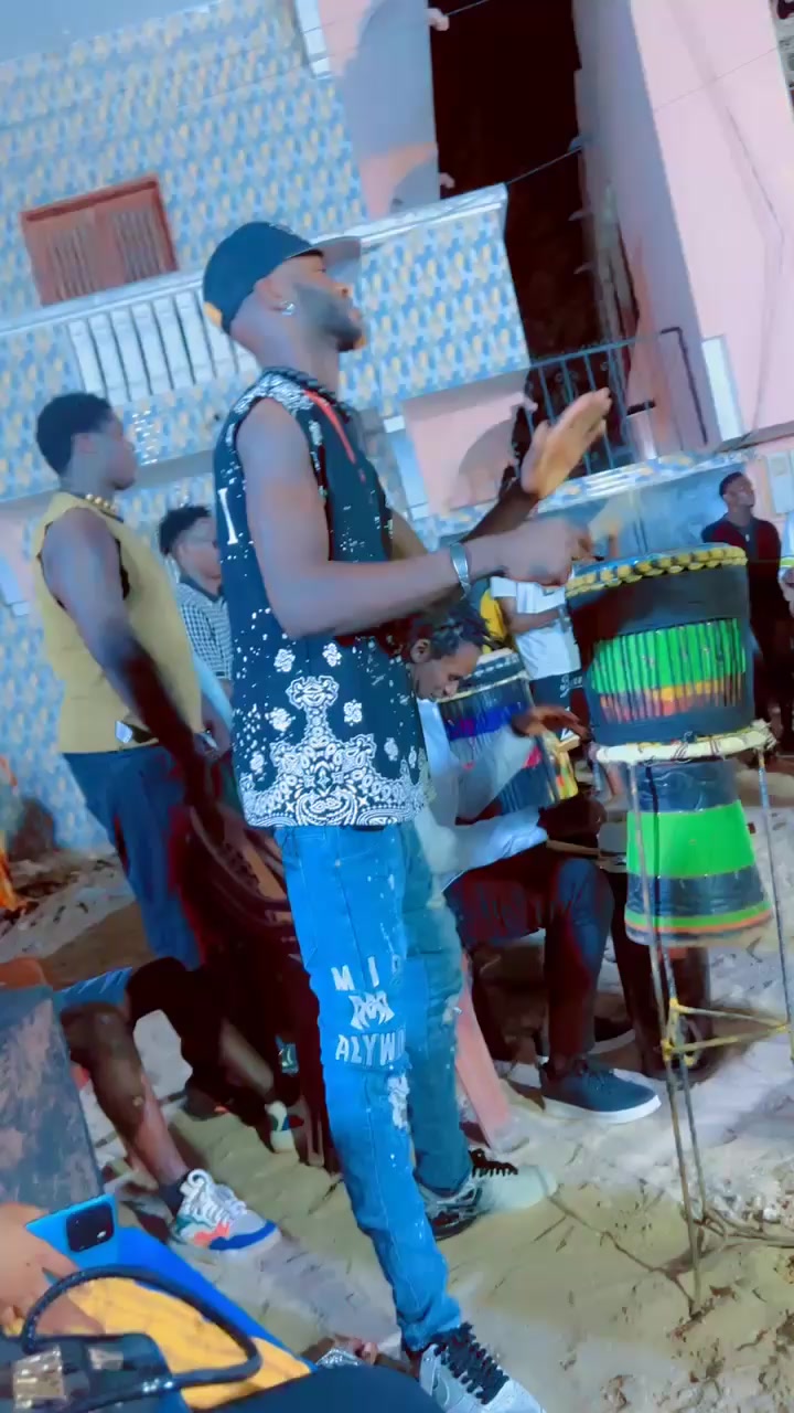 @70.920.89.69 pape baye fall bi