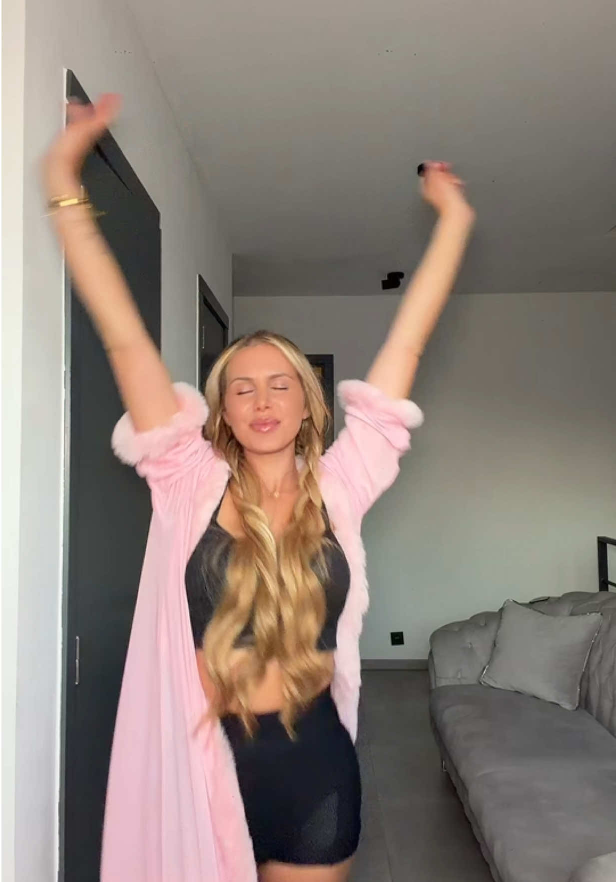 @ADIXIA
