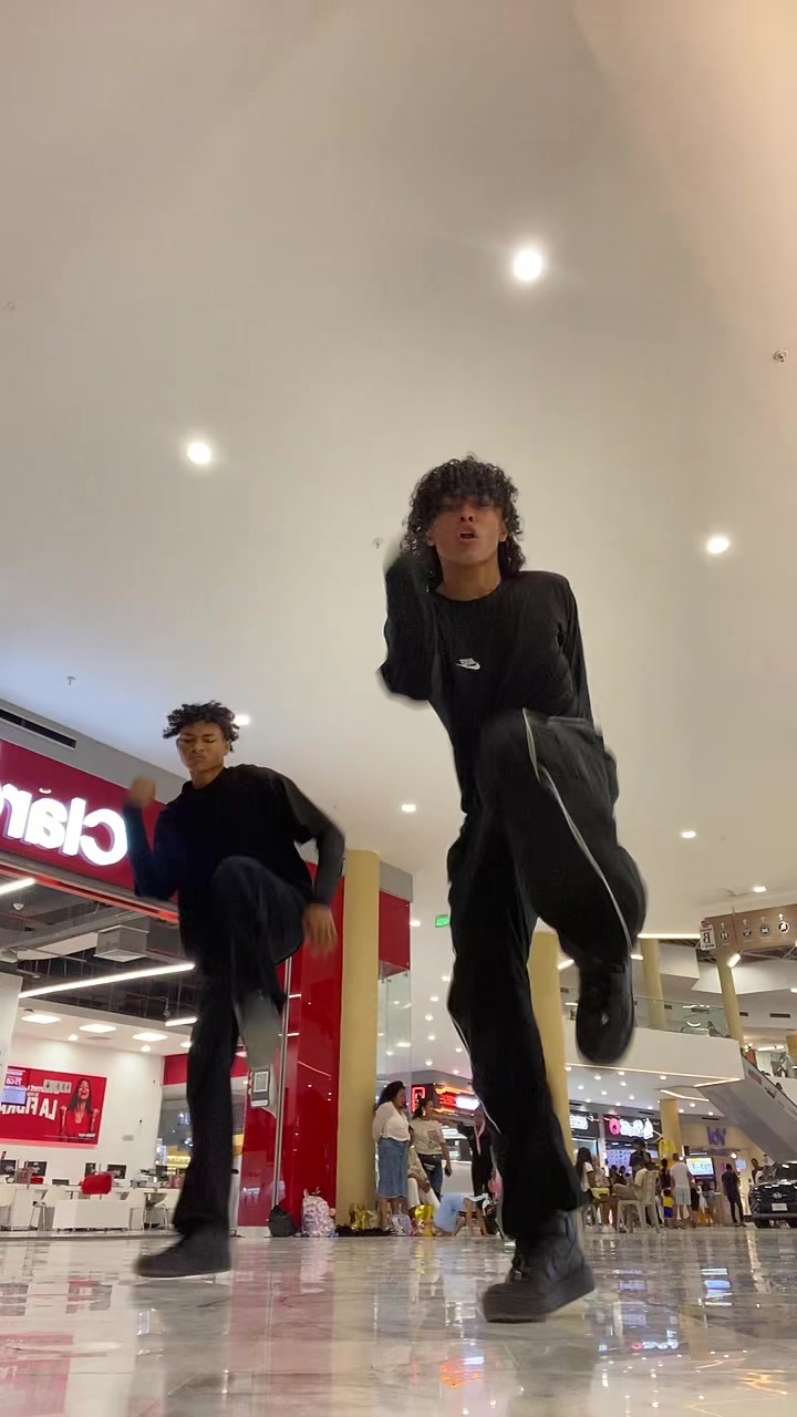 @JHOLDER 🕷️