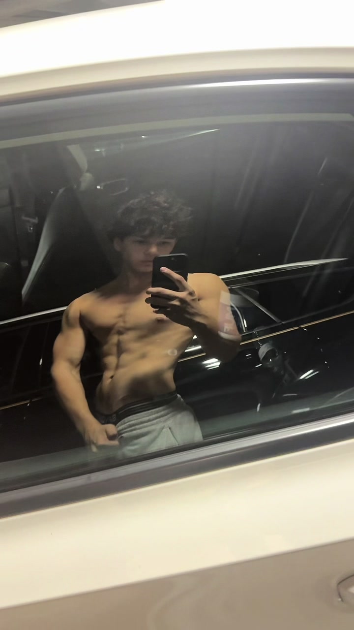 @Elliotales