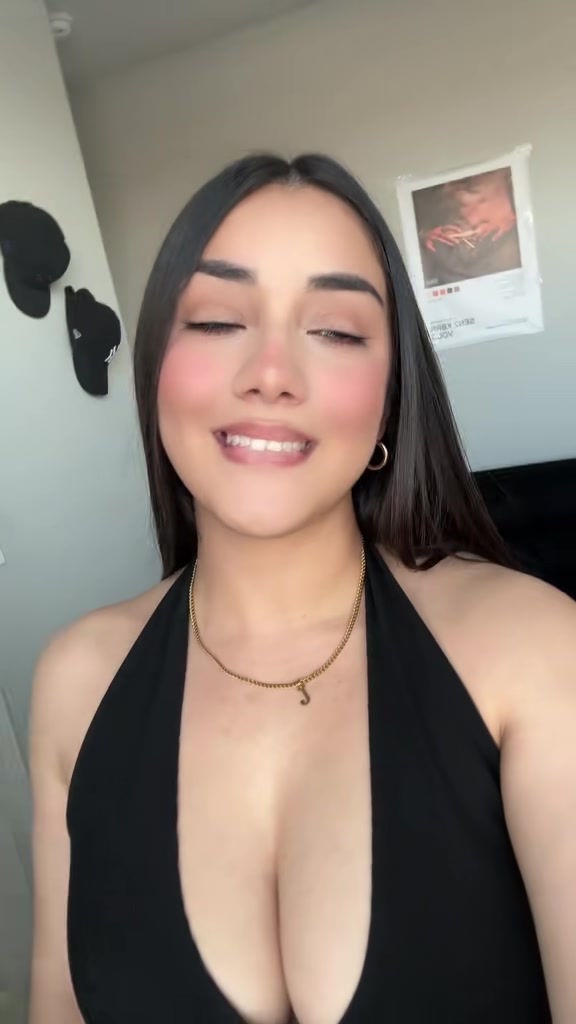 @Julie🦋