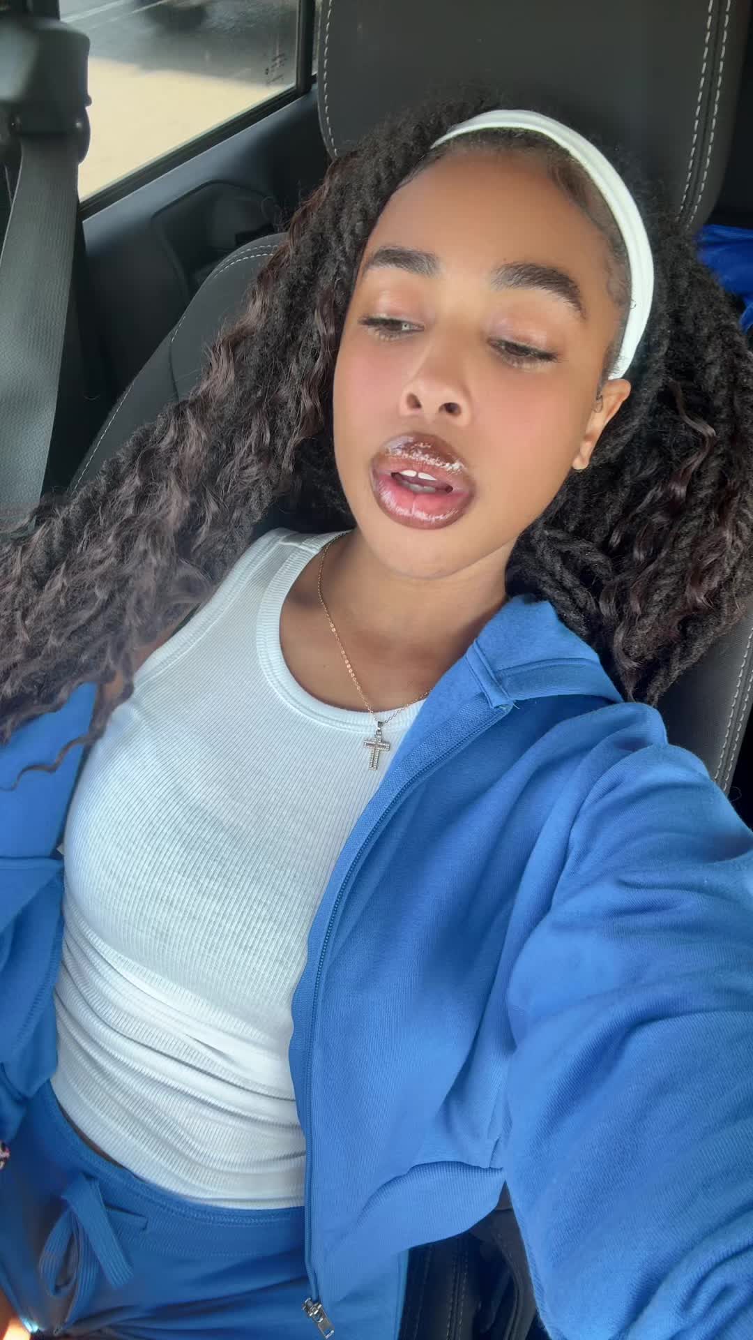 @OtashaVeone