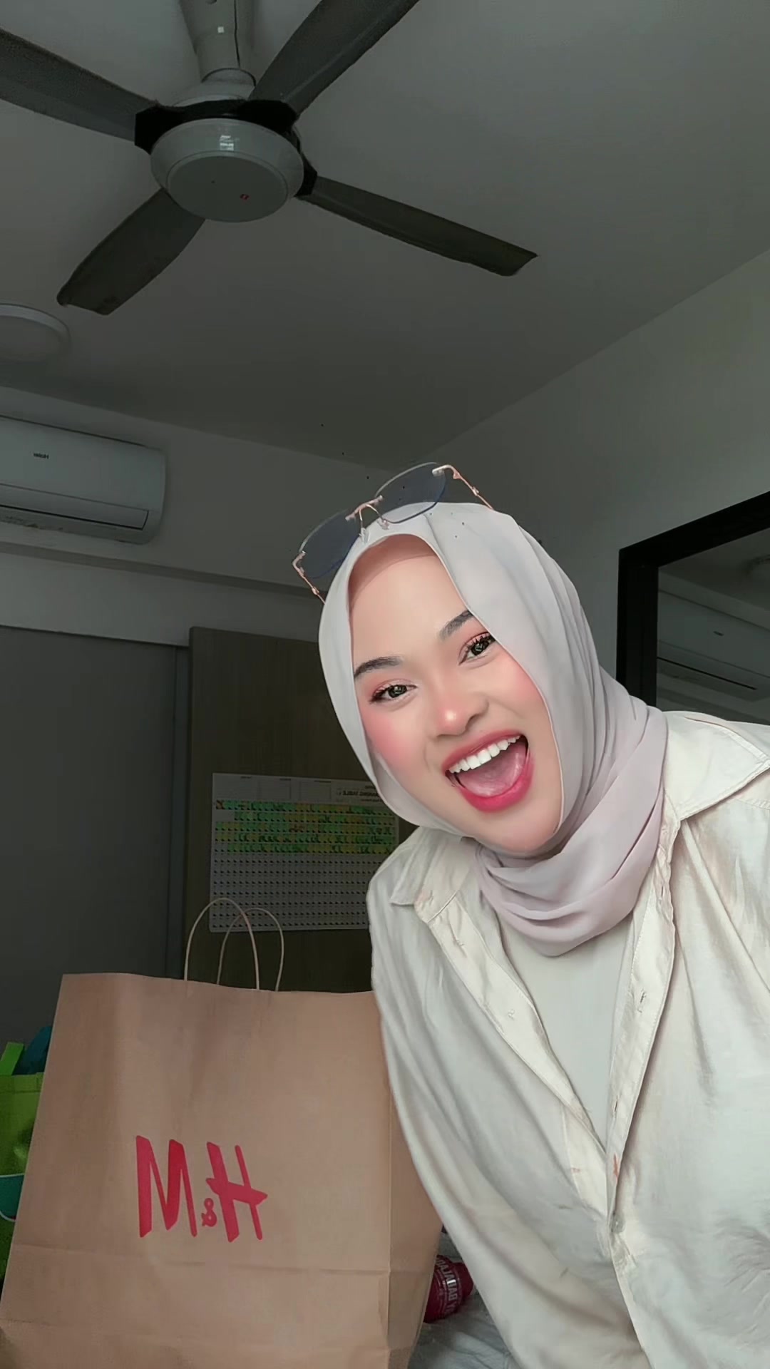 @Kaksue meow
