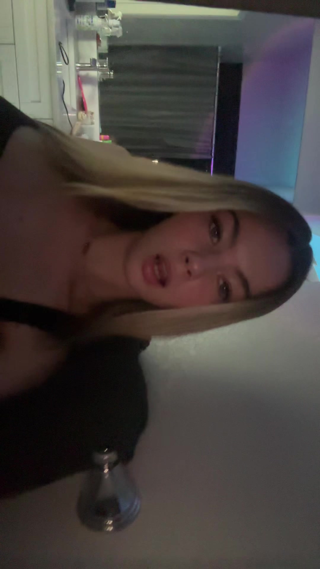 @izzy