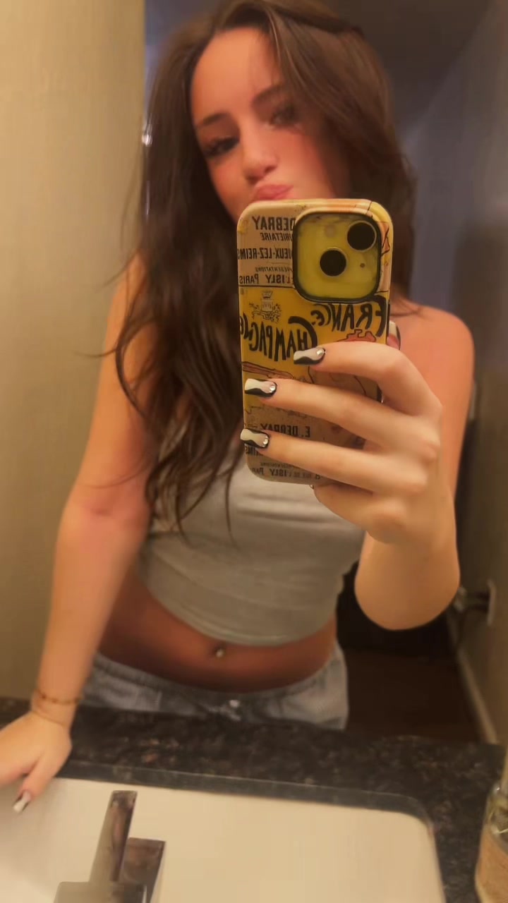 @charlottefaline