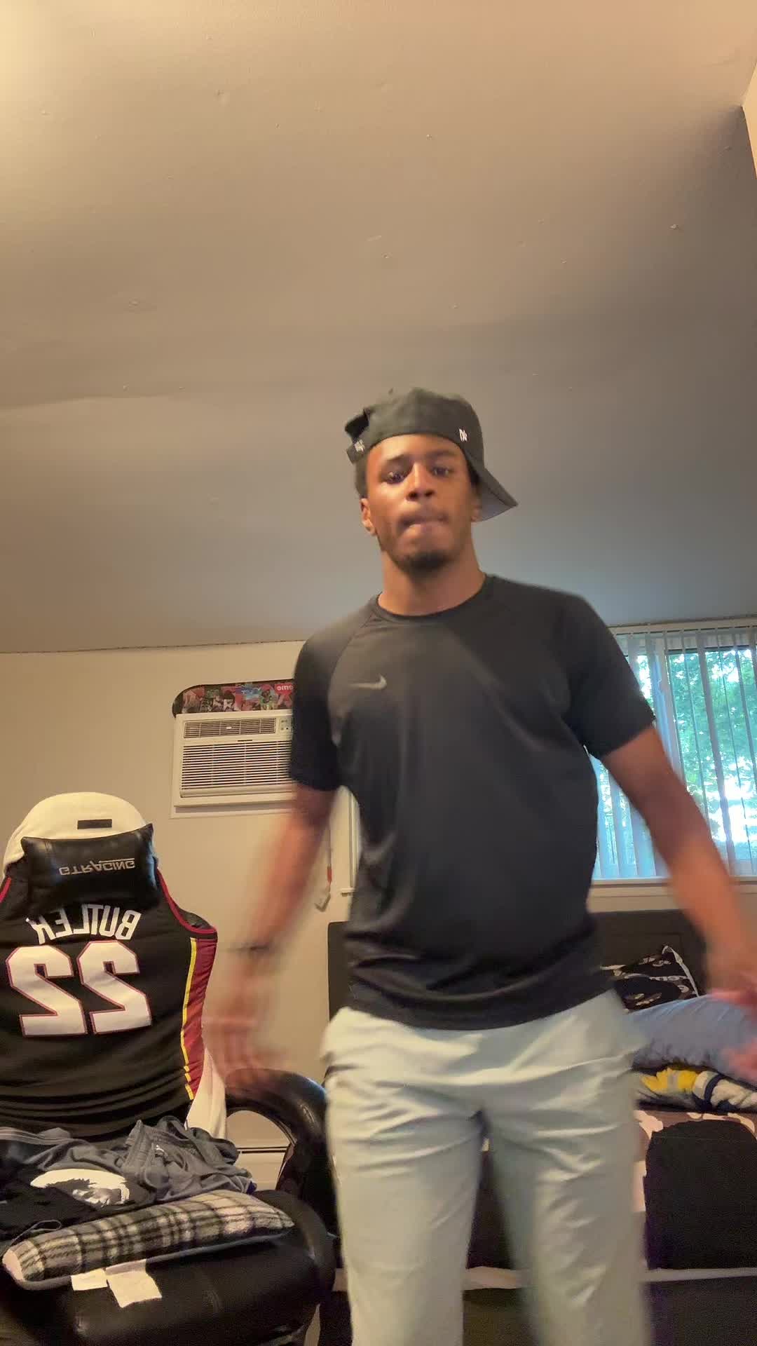 @5xKobxyz