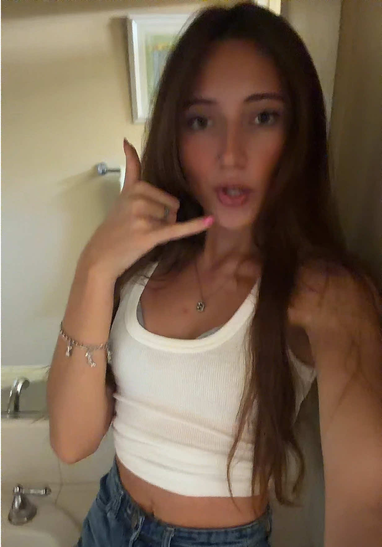 @bella
