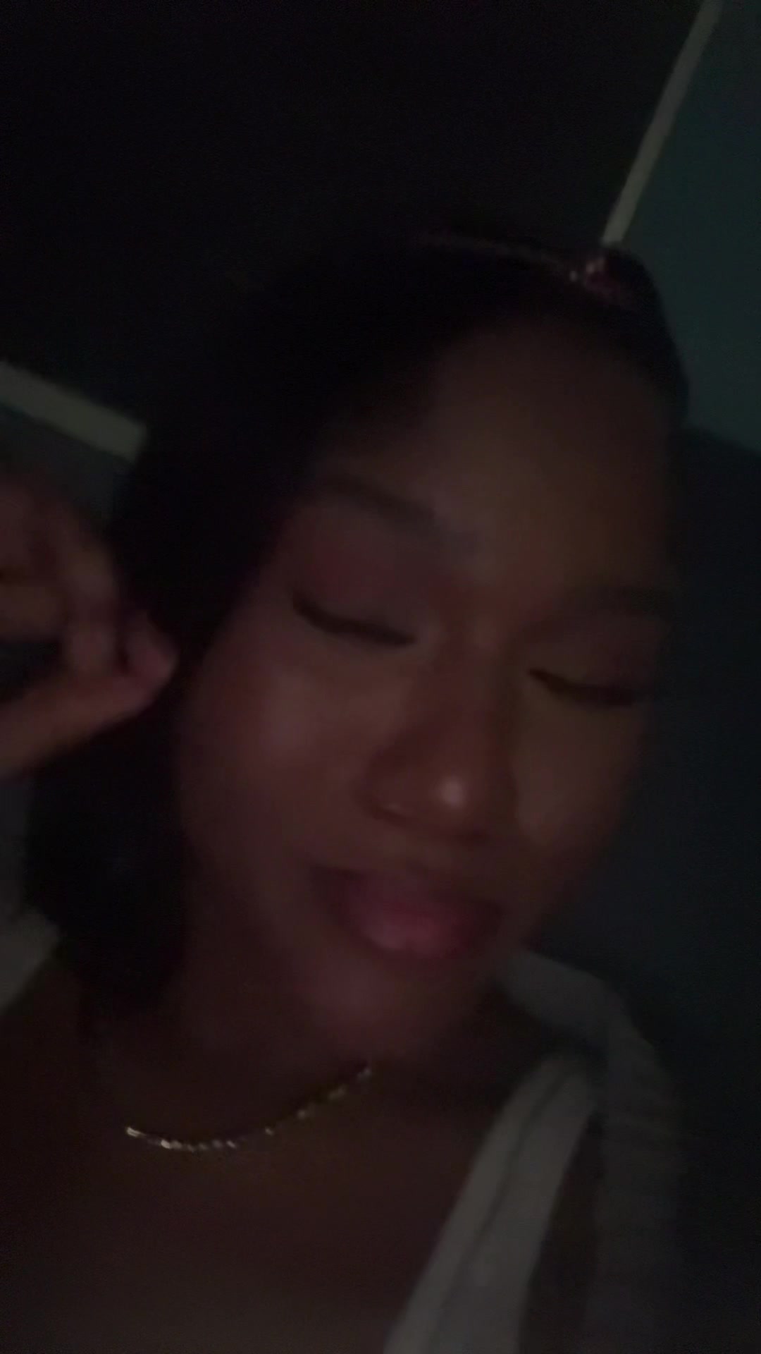 @nishawrld_