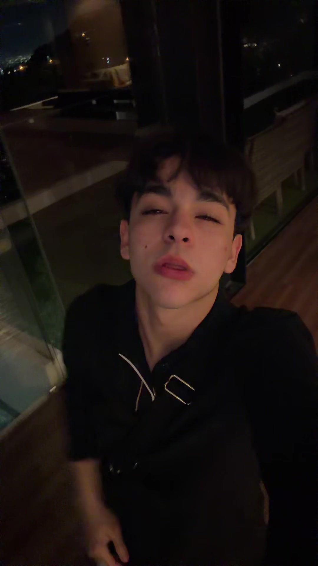@leonelliveeee