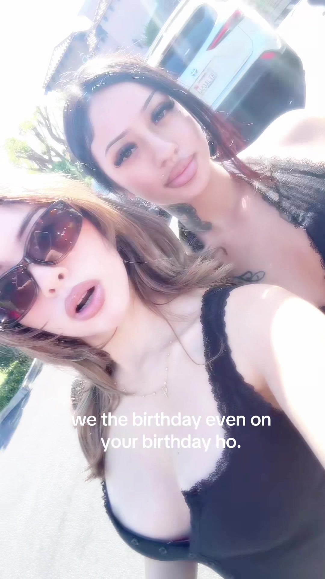 @𝑅 ✰