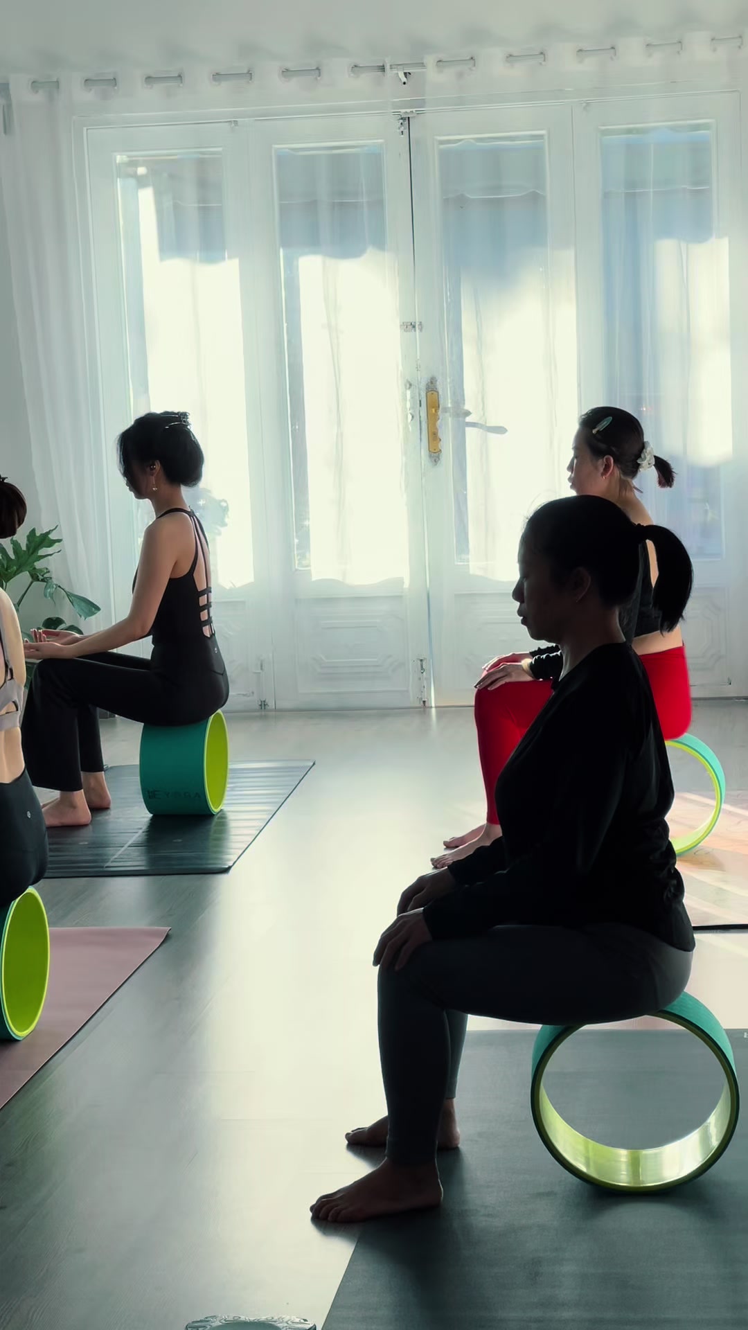 @Bồ Đề Yoga - Cô My