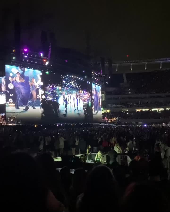 @𓂃꙳⋆videos from the eras tour