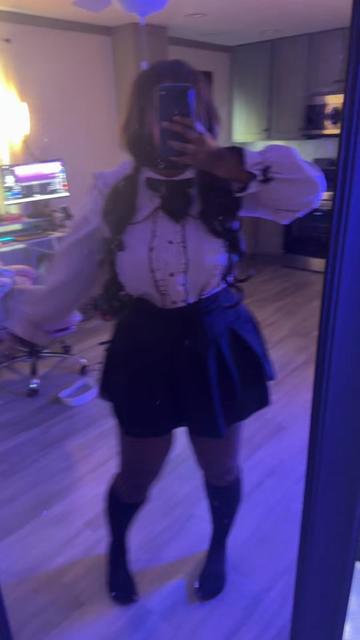 @shygarlicbread