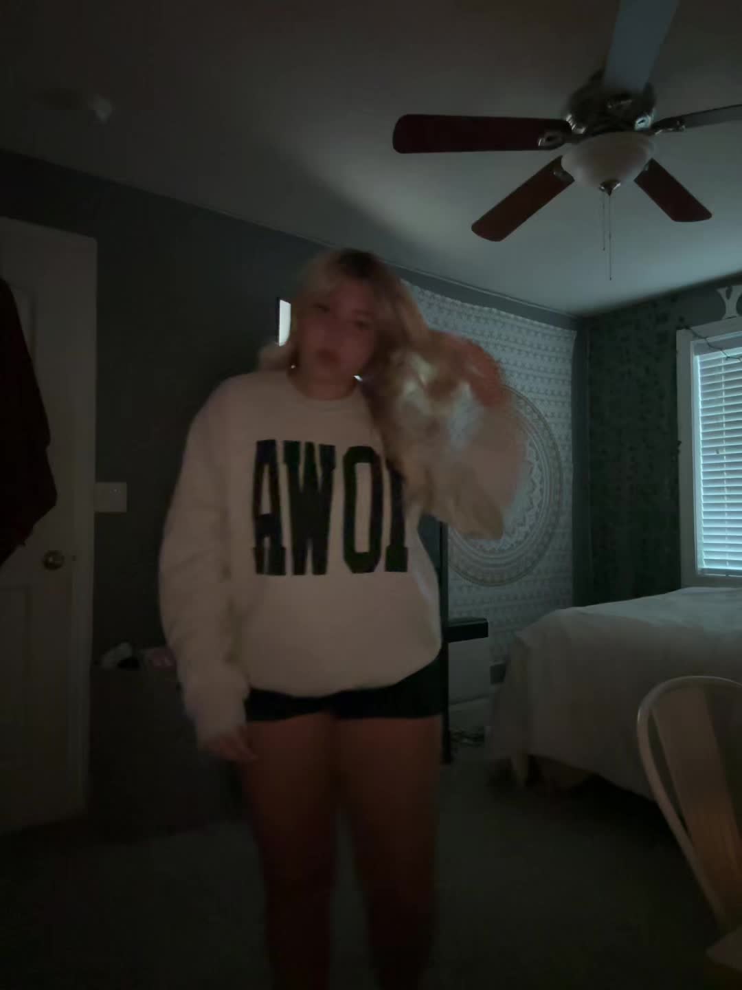 @??