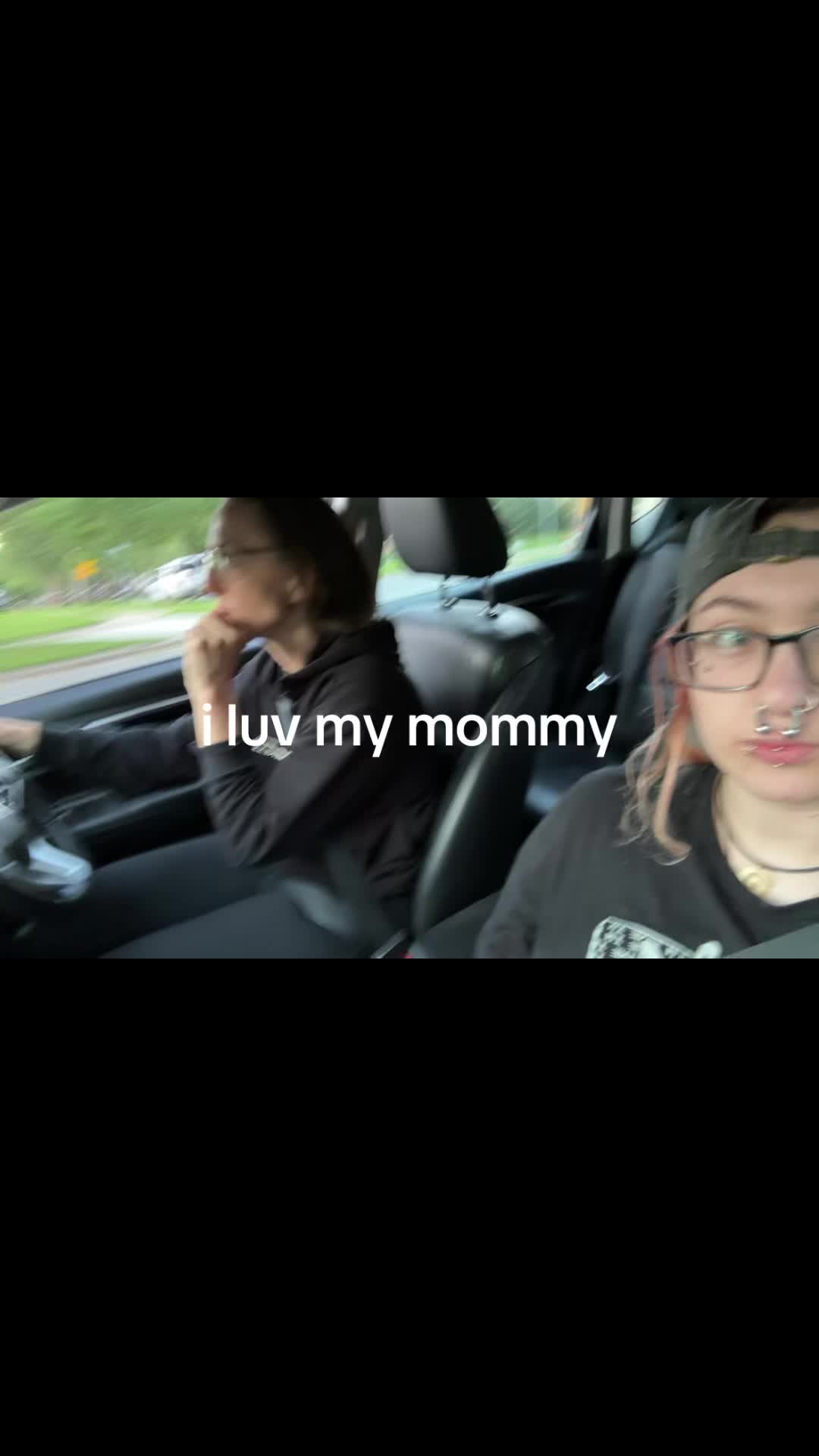 @armless.cum.circle