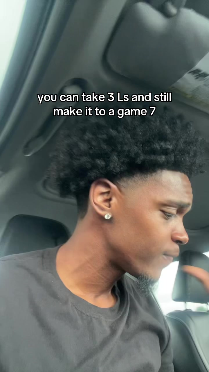 @iamChriss