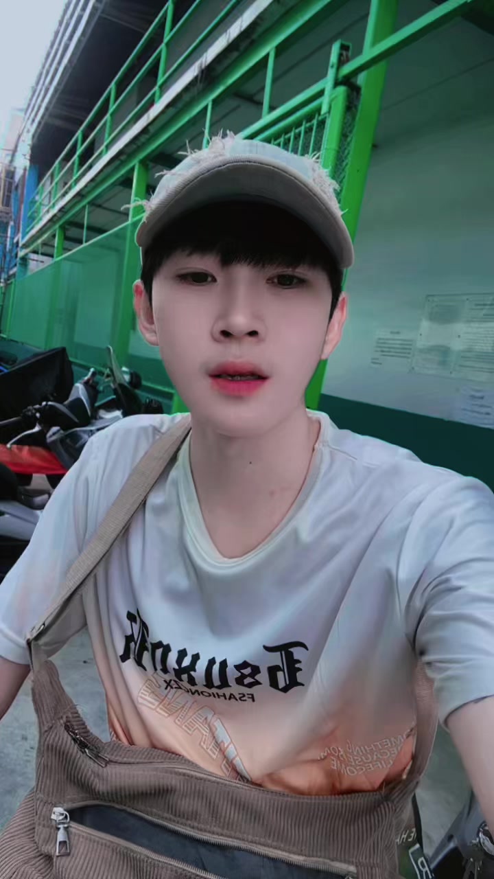 @ช่างม่อนขาแต่ง🦿