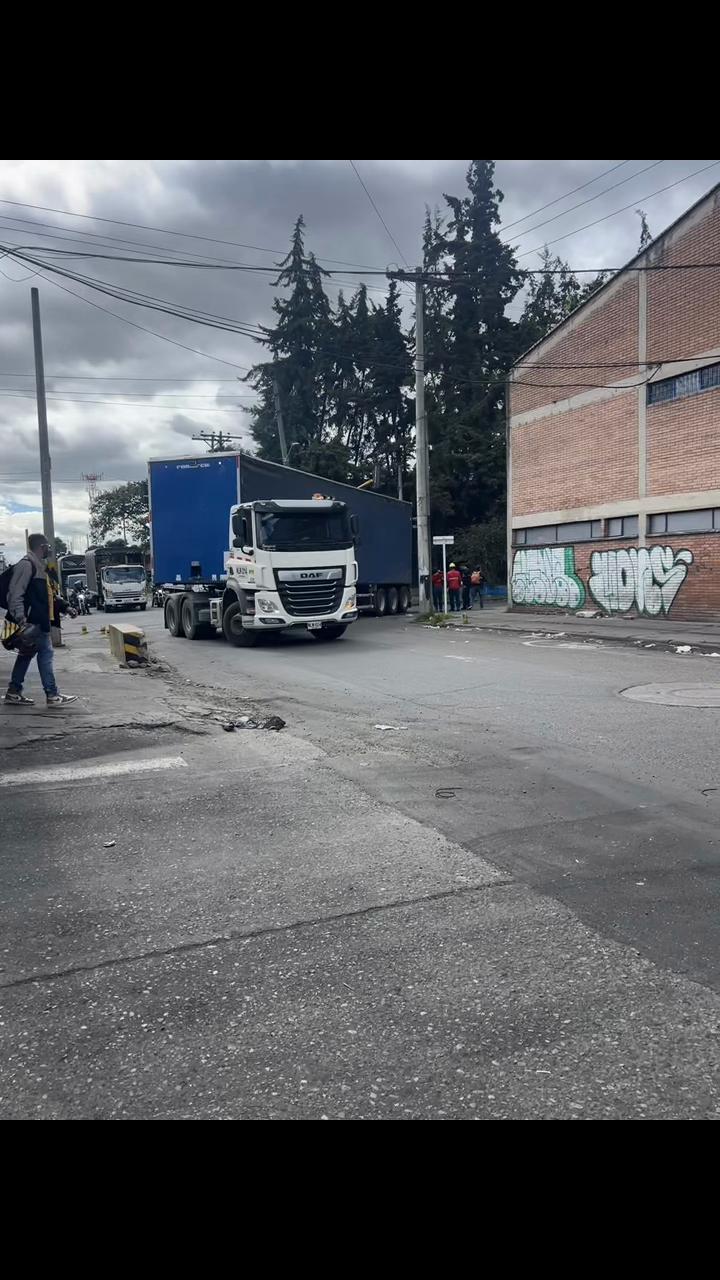 @Arevalostrucksytrailers
