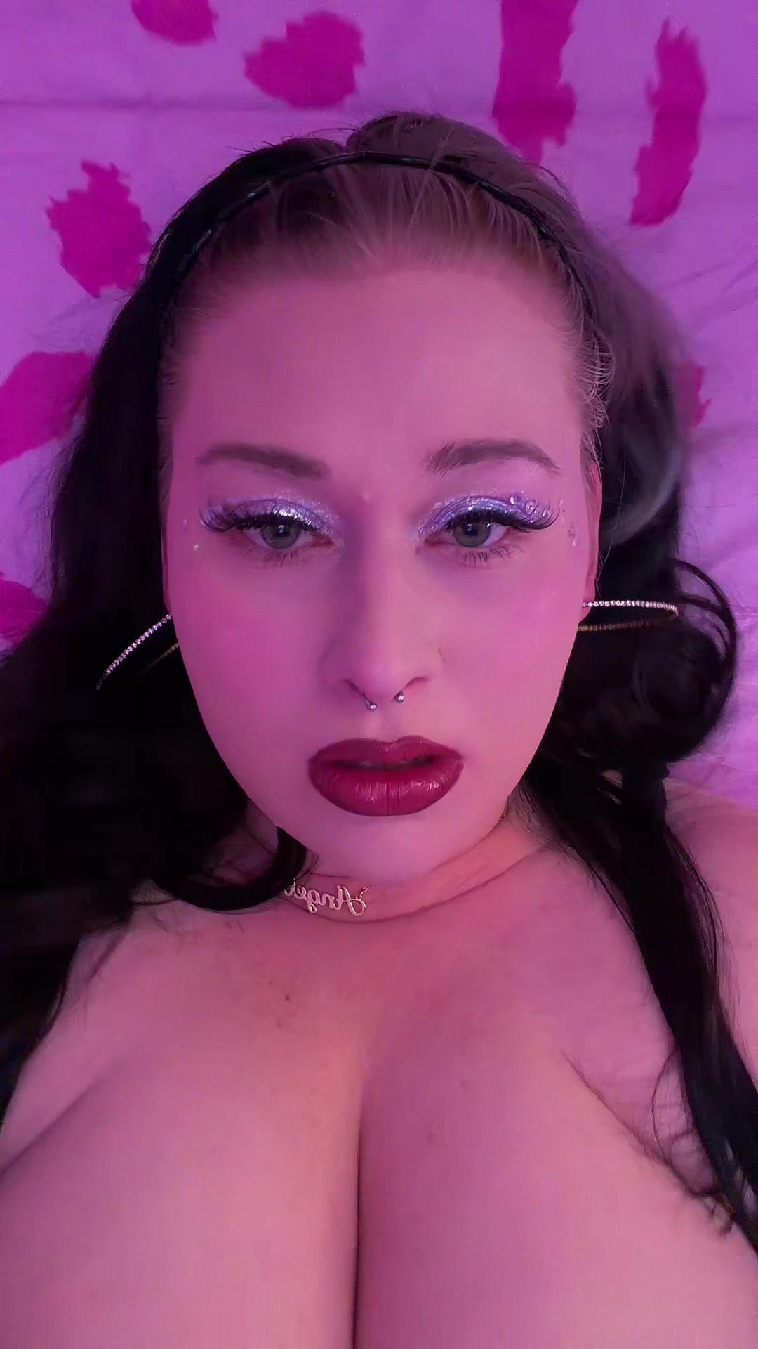 @laurenaintshitt