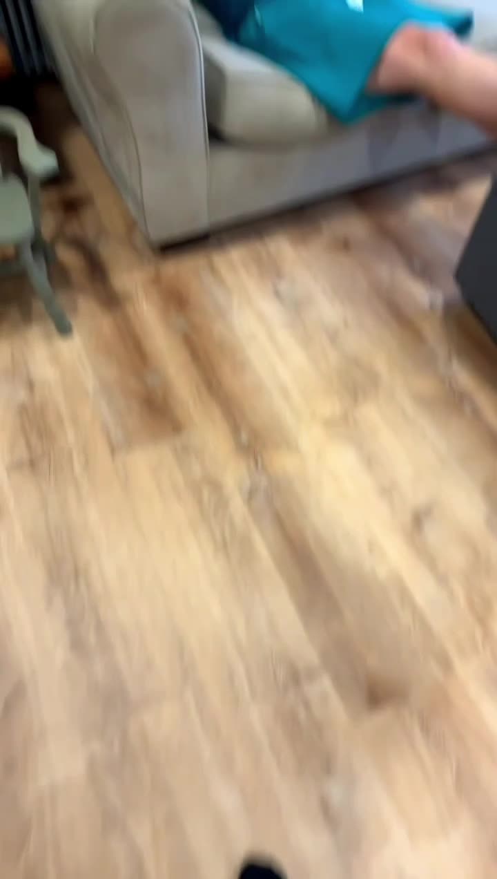 @GoldieGl0cks
