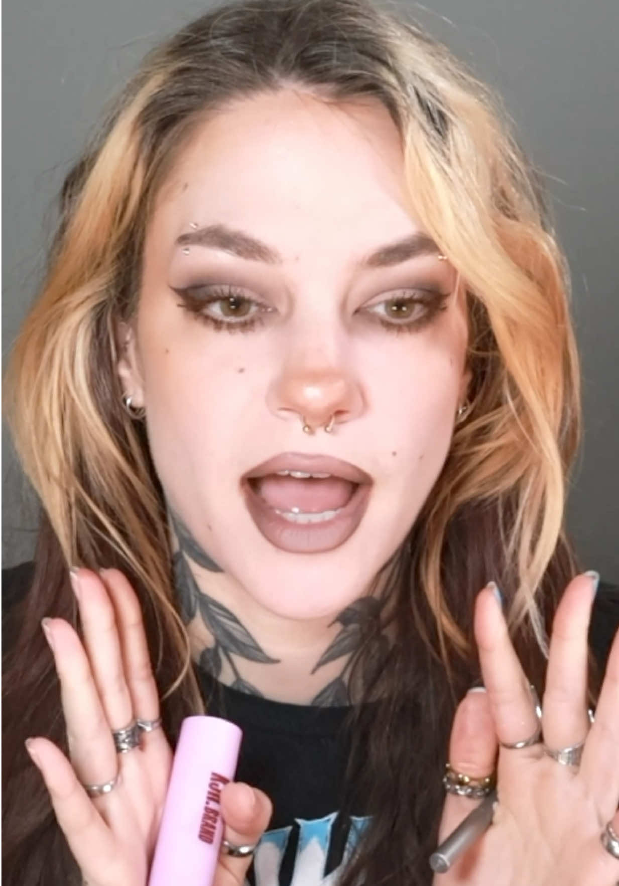 @CourtneyQuarantine