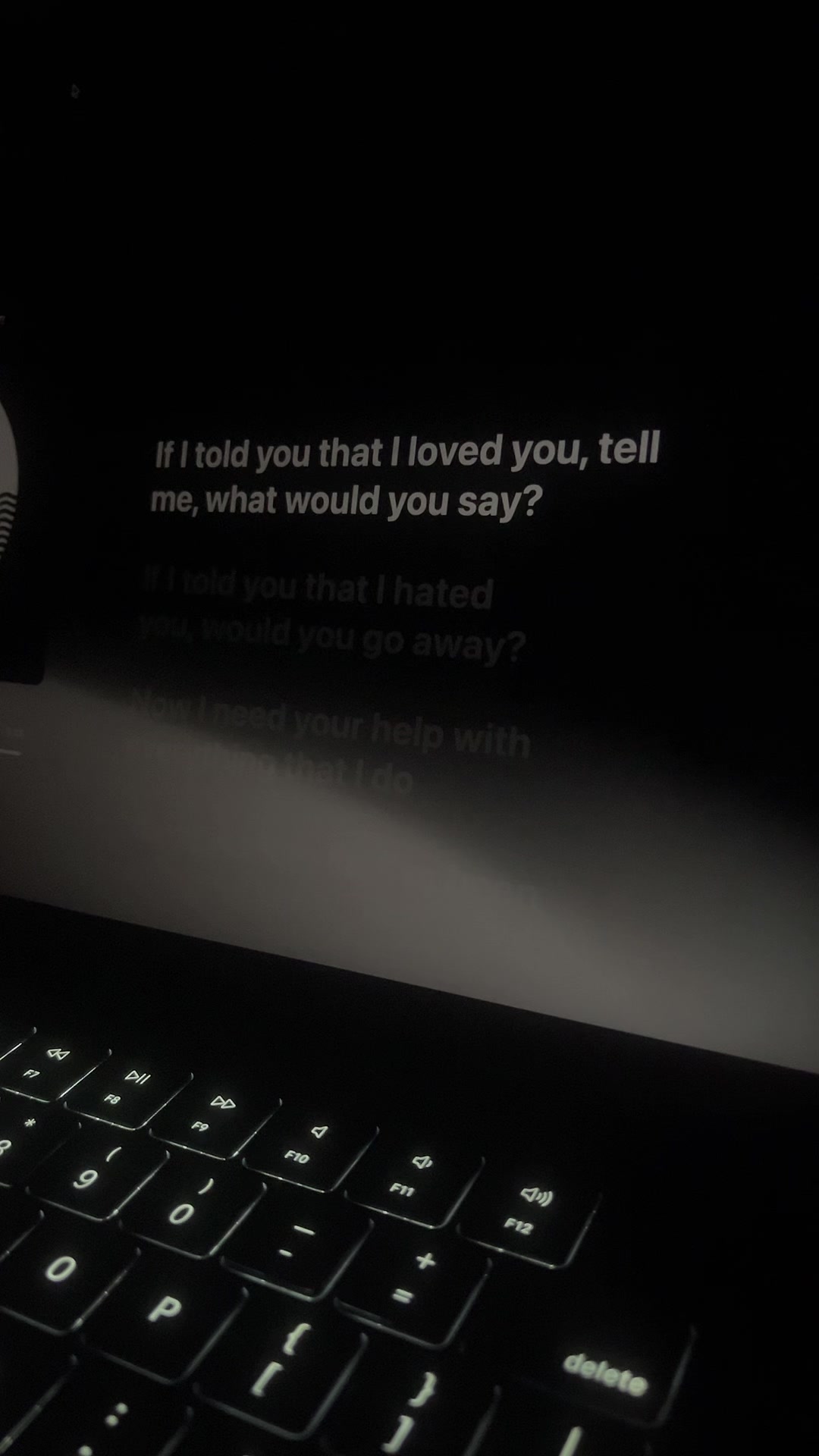 @[🎧]