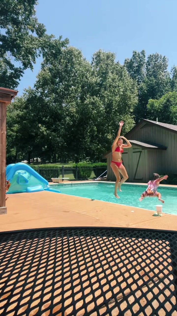 @sarahallynnn